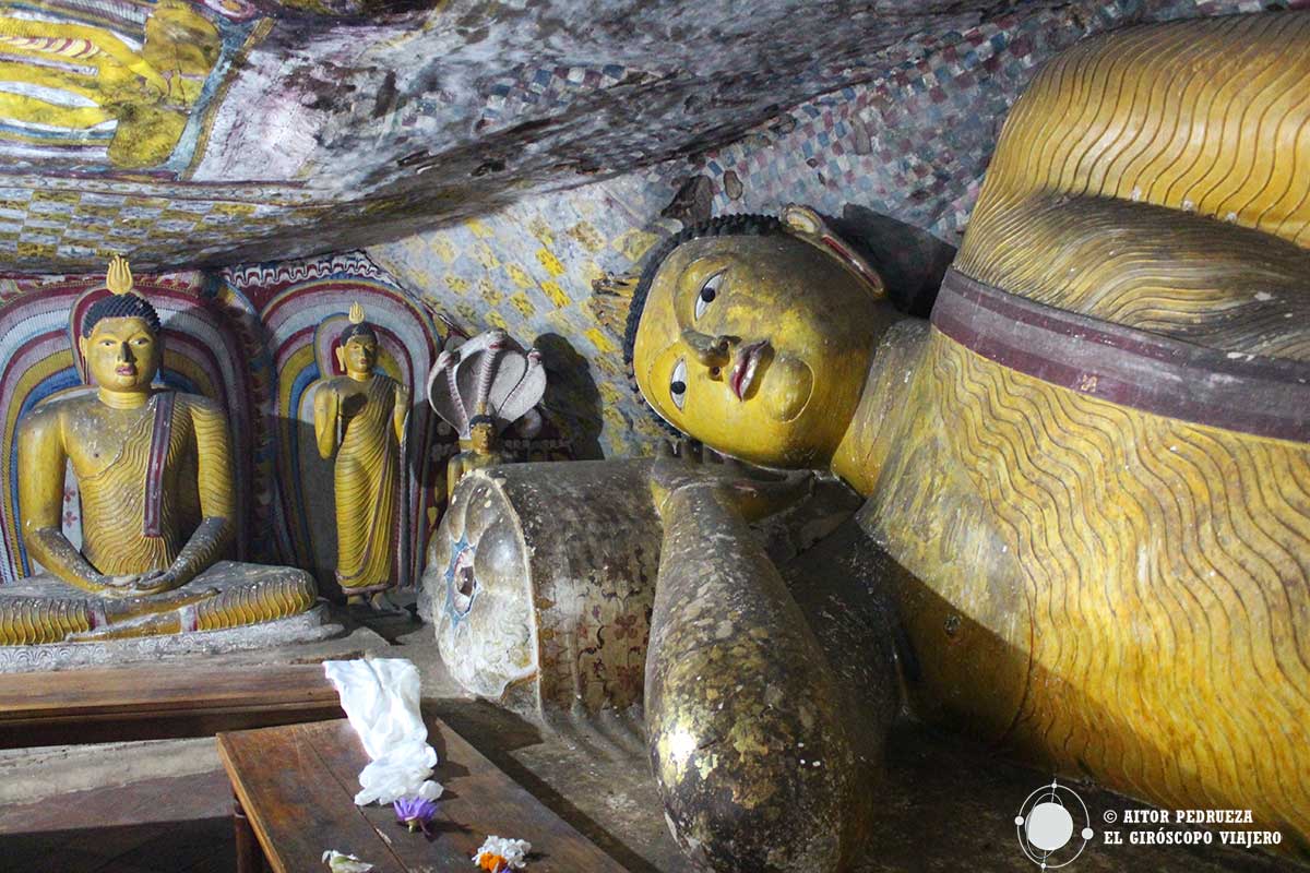 Buda de la Cueva 5 en Dambulla