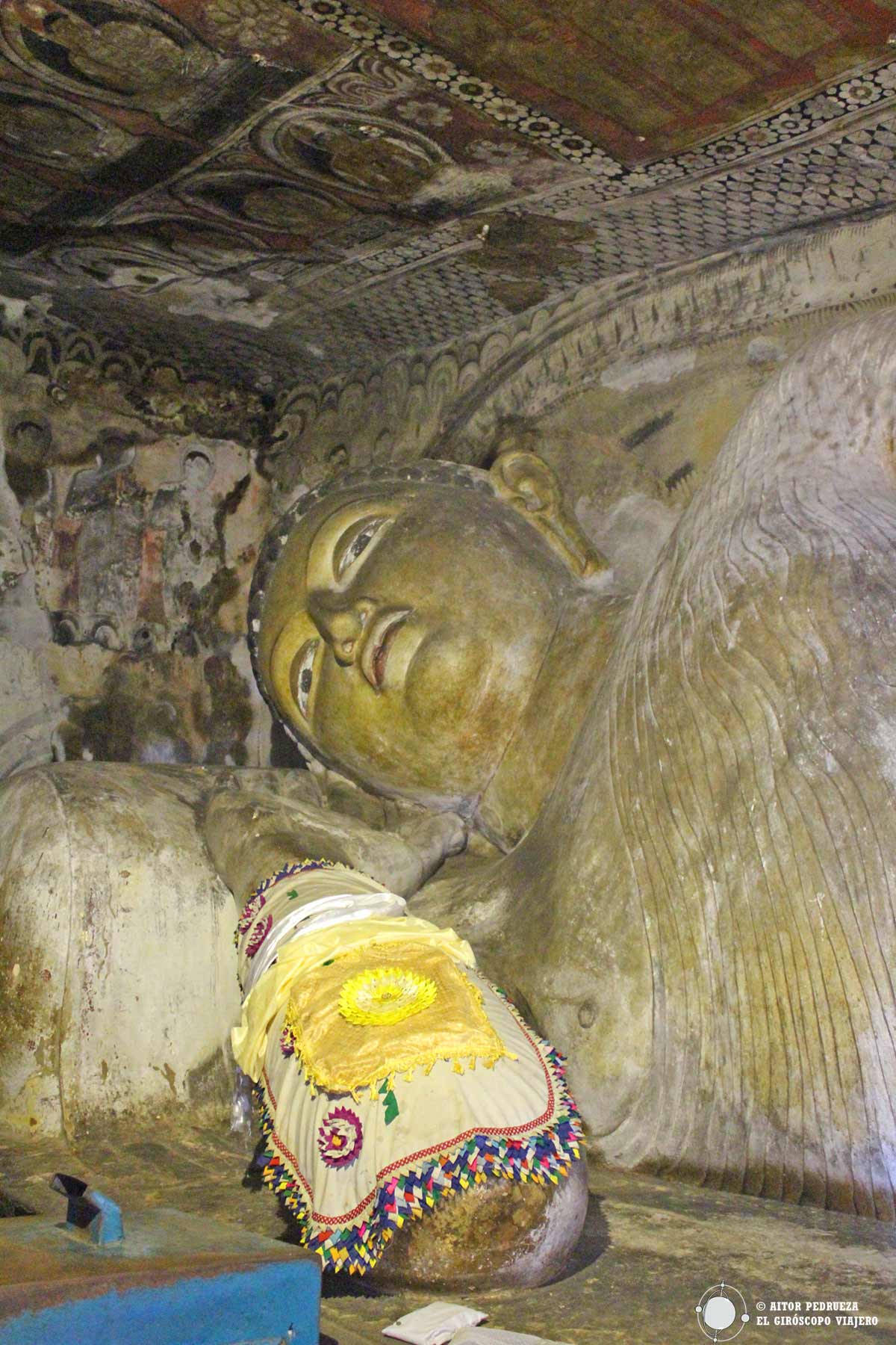 Buda yaciente en la cueva 1 de Dambulla
