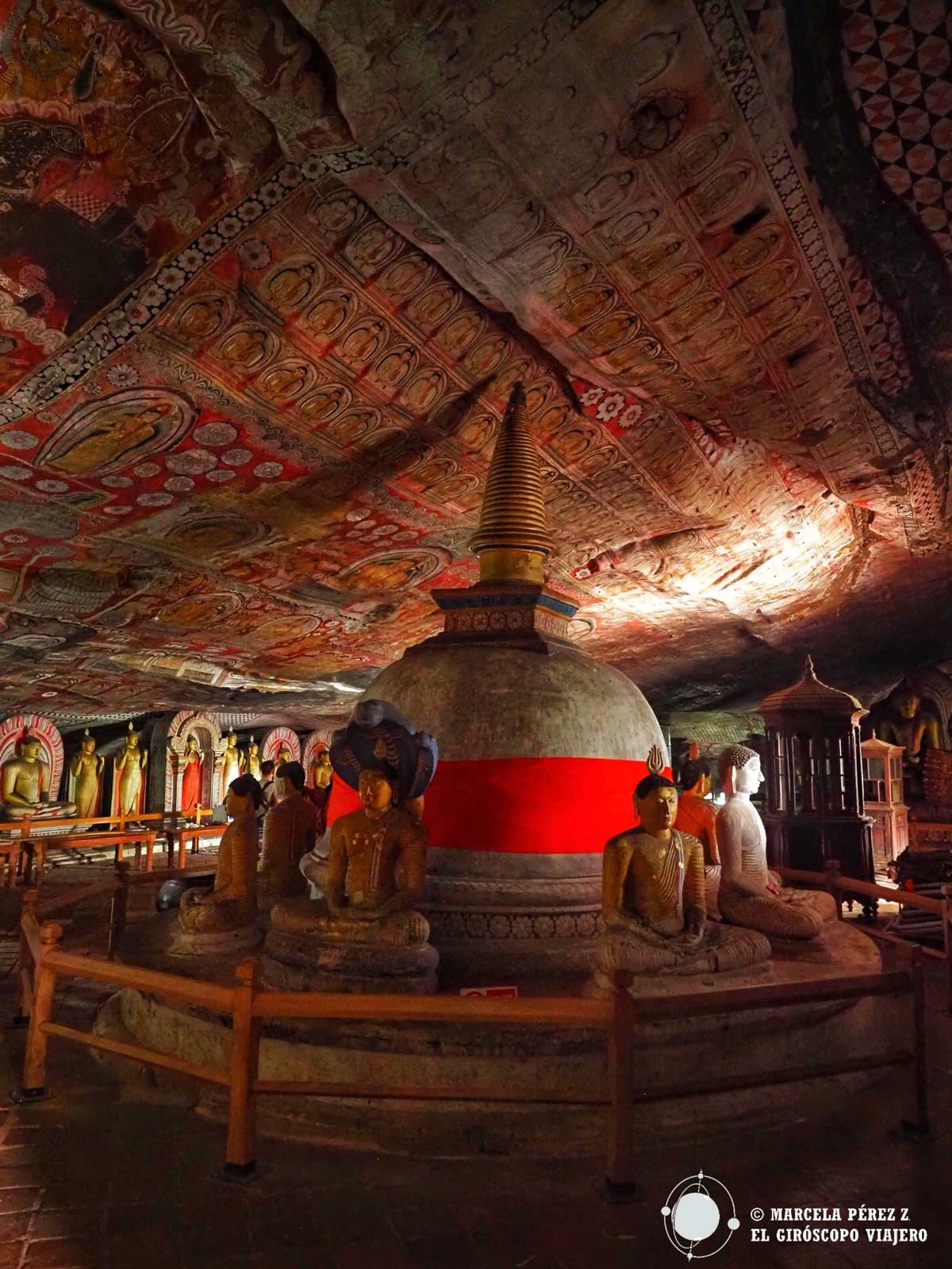 Interior de la Cueva 2 de Dambulla