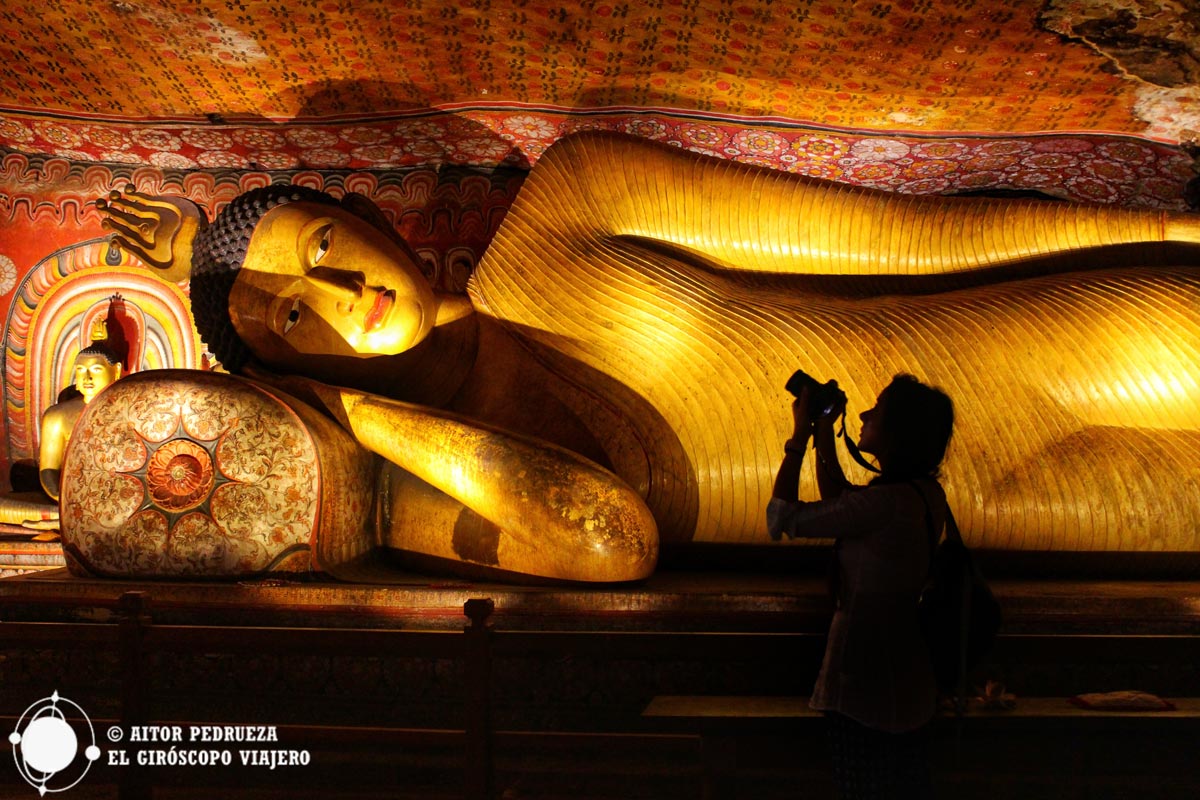 Interior de las Cuevas de Dambulla, Patrimonio de la Humanidad en Sri Lanka