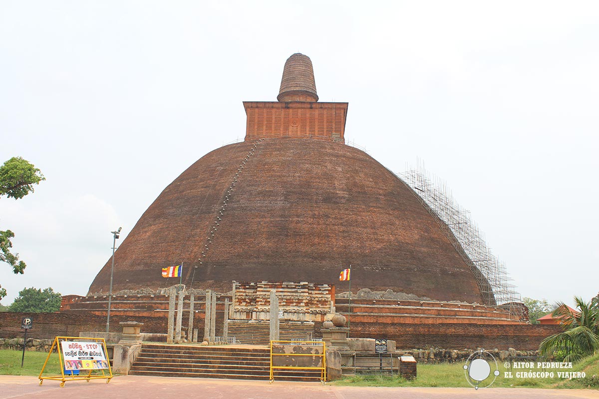 Estupa Jetavanaramaya en Anuradhapura