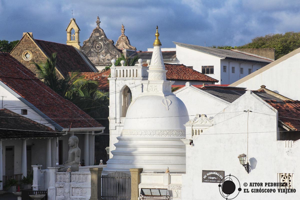 Templo budista Sri Sudharmalaya en Galle