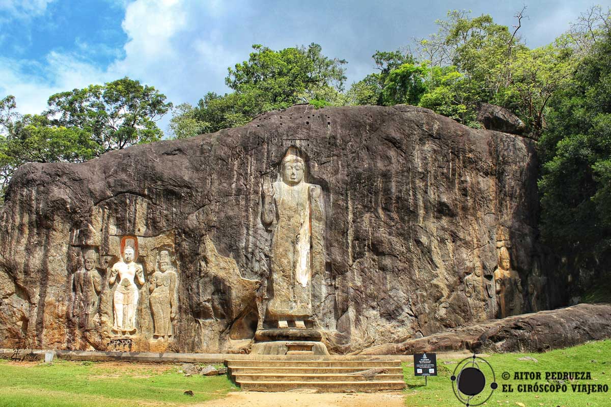 Templo de Buduruwagala dentro del viaje religioso en Sri Lanka