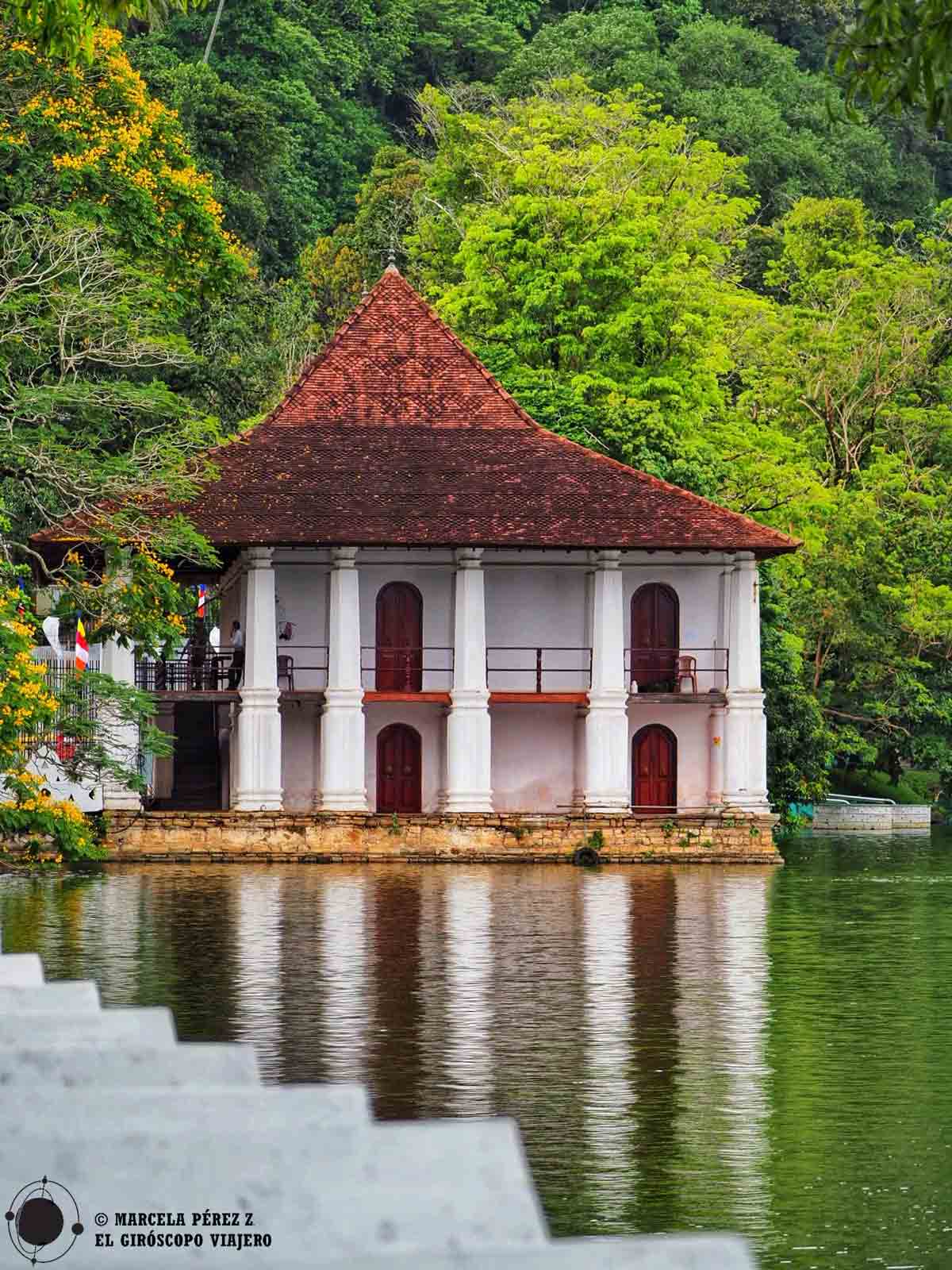 Ulupen Geya, baños reales junto al lago de Kandy