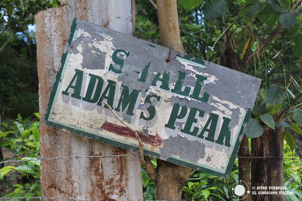 Cartel en el camino al Little Adam's Peak