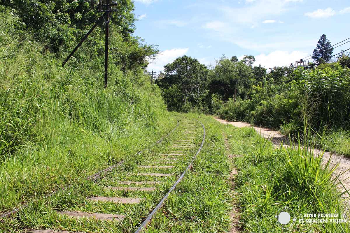 Vías del tren en Ella